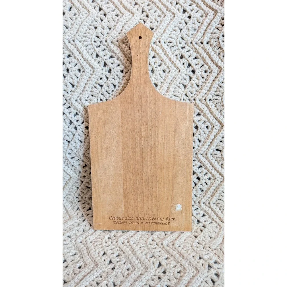 Vintage 1968 Nevco Wooden Cutting Board Folk Art Baker Cat Mid Century Decor